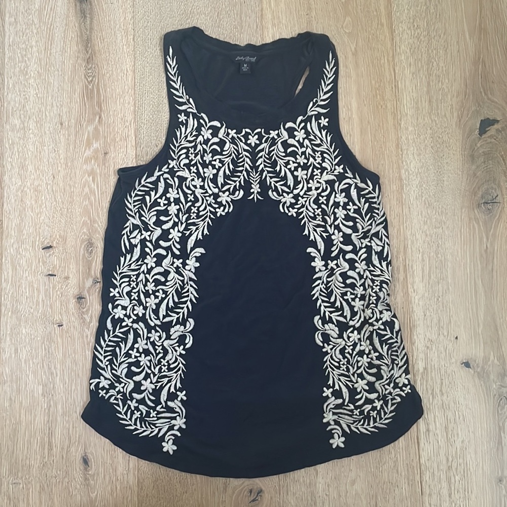 Lucky Brand embroidered tank- very detailed and in excellent condition